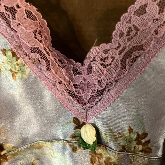 Vintage Victoria's Secret Lavender Floral Chemise with Pink Lace - Picture 3 of 9
